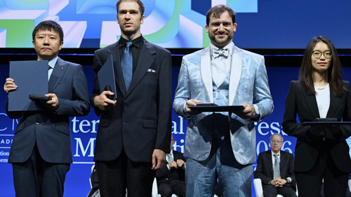 Зуун жилийн настай